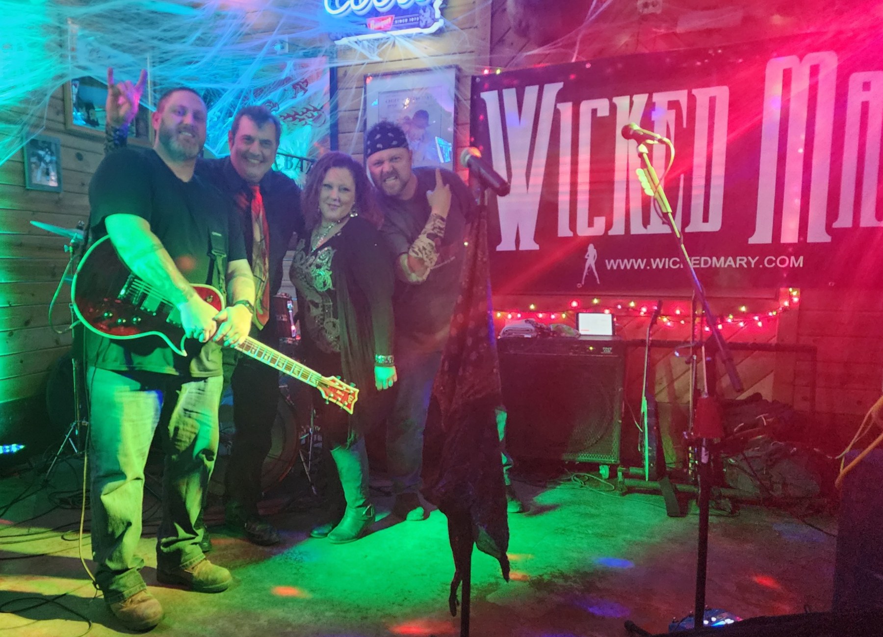 Wicked Mary live performance photo 14
