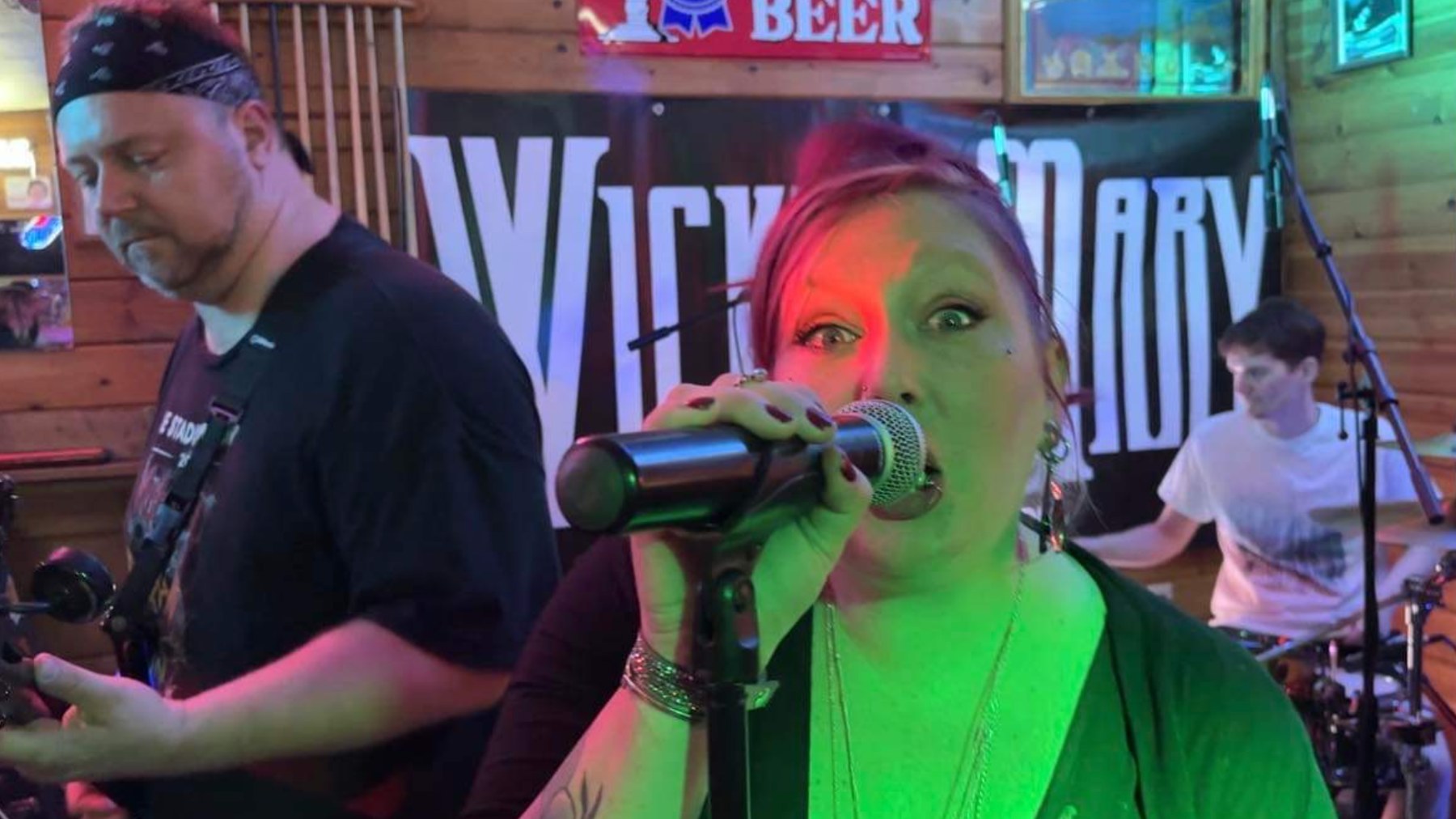 Wicked Mary live performance photo 17