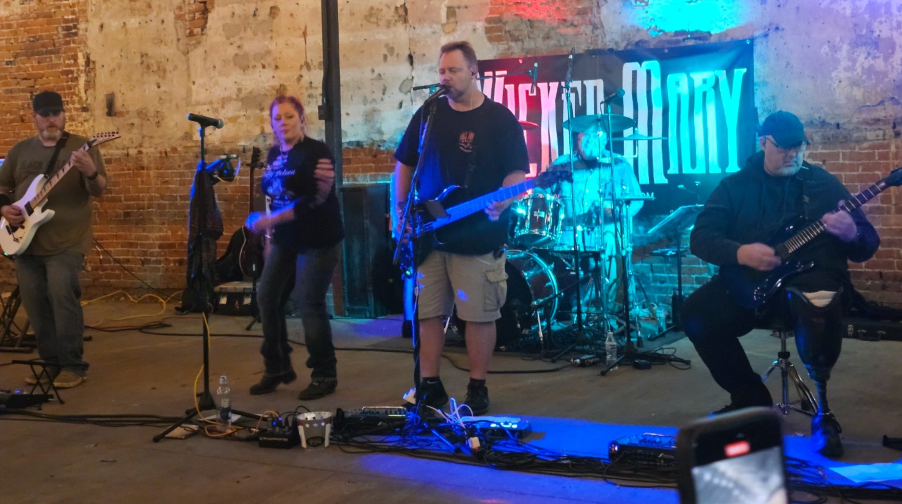 Wicked Mary live performance photo 24