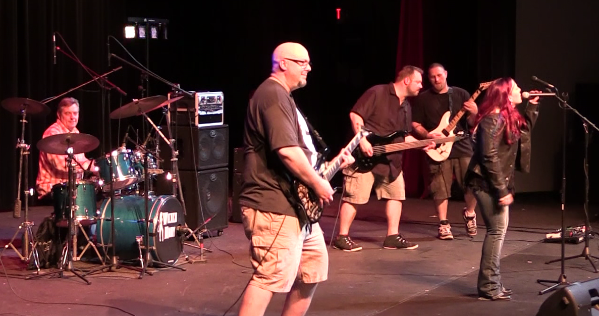 Wicked Mary live performance photo 46