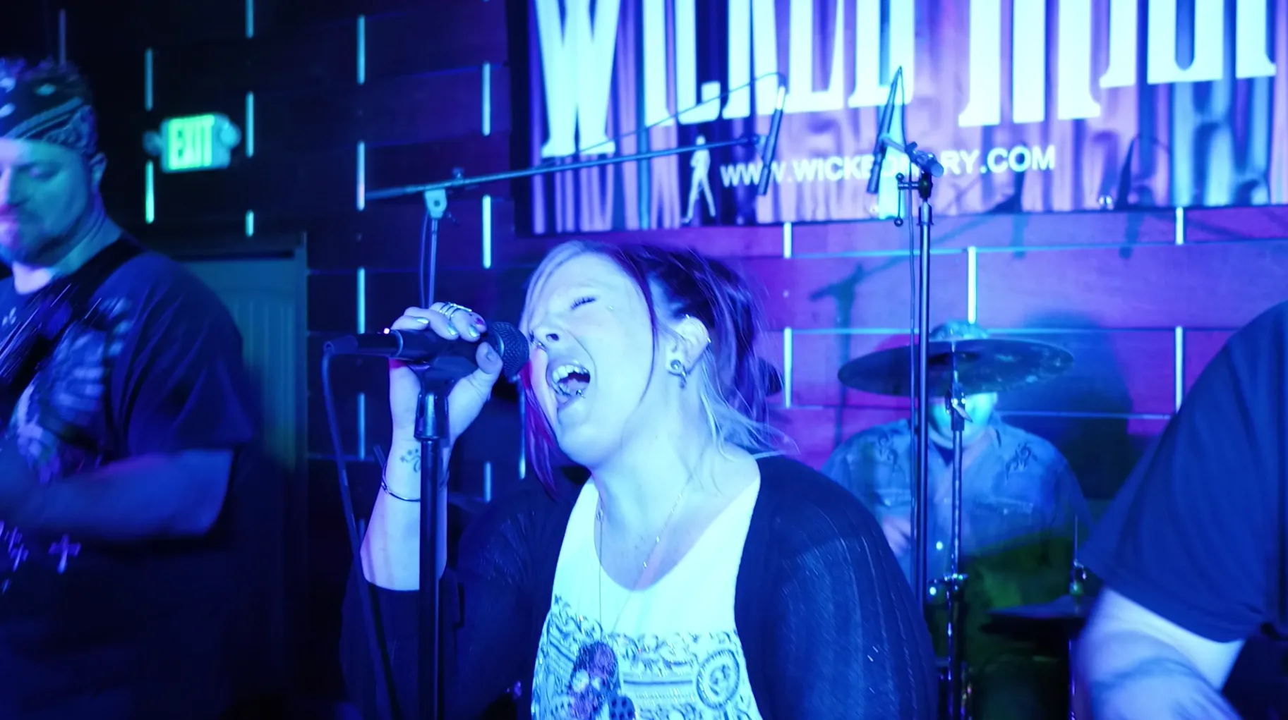 Wicked Mary live performance photo 48